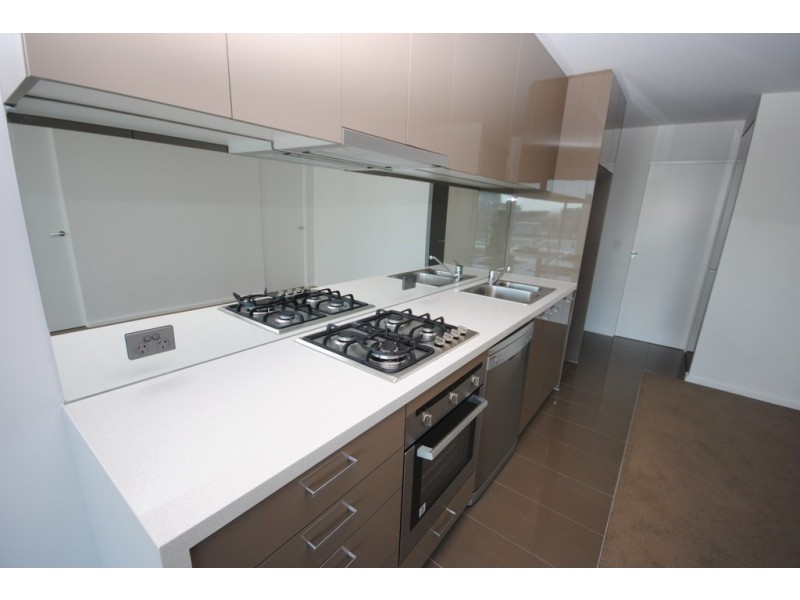 REF 121408/241 City Road, Southbank VIC 3006