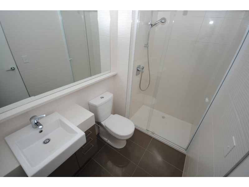 REF 121408/241 City Road, Southbank VIC 3006