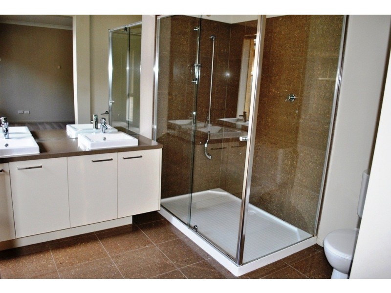 40 Middle Park Drive, Point Cook VIC 3030