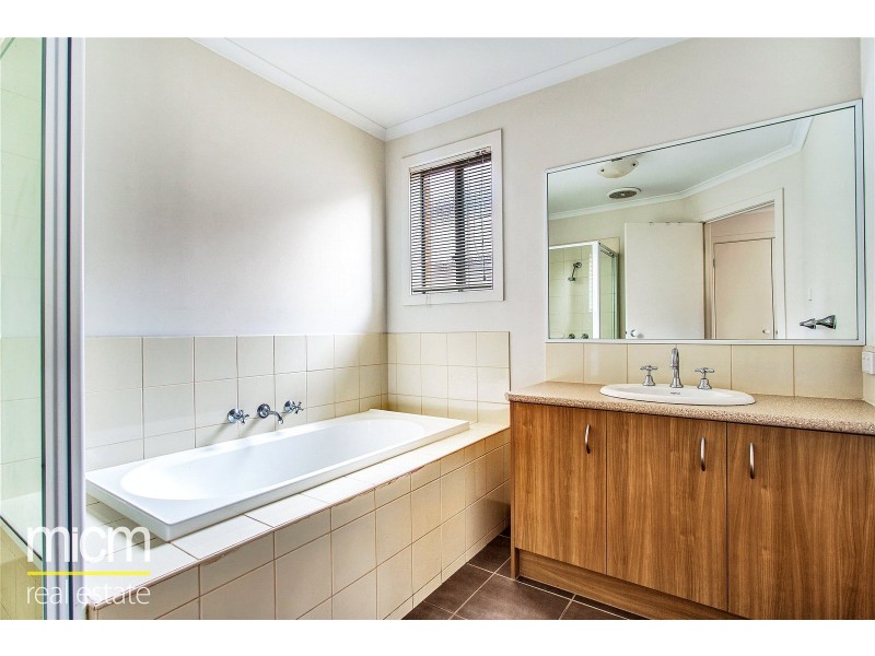 10 Grenache Street, Point Cook VIC 3030