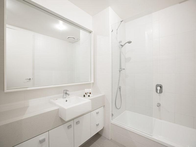 1702/63 Whiteman Street, Southbank VIC 3006