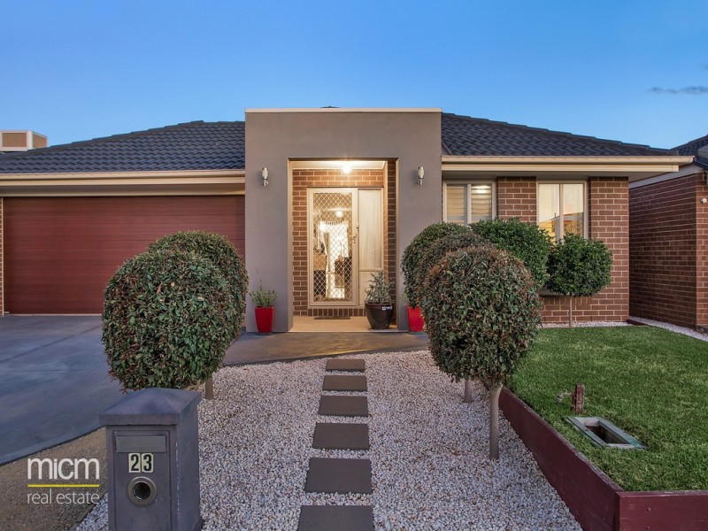 23 Mcwilliams Crescent, Point Cook VIC 3030