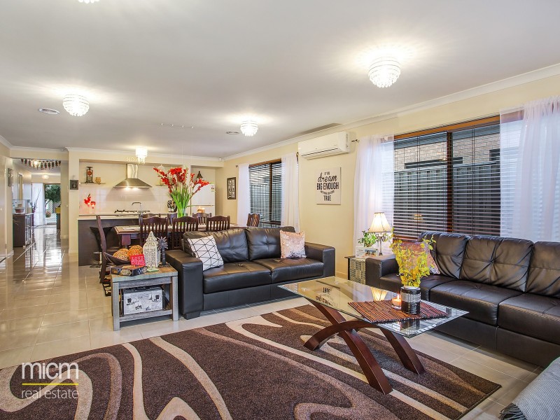 23 Mcwilliams Crescent, Point Cook VIC 3030