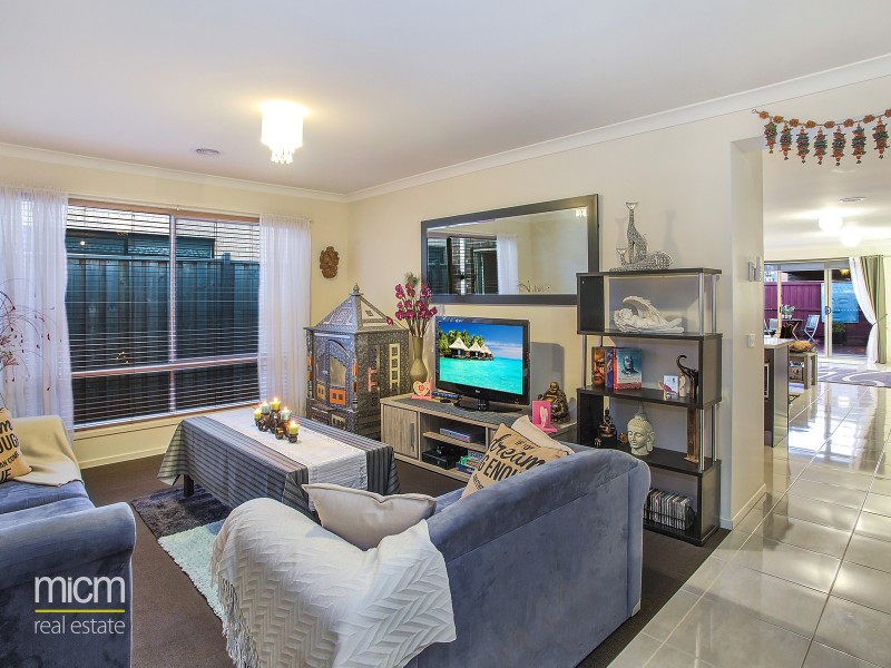 23 Mcwilliams Crescent, Point Cook VIC 3030