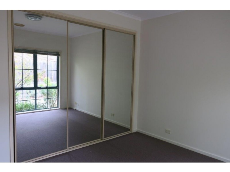 2/7 Vaughan Crescent, Kew VIC 3101