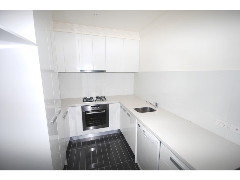 REF 122806/63 Whiteman Street, Southbank VIC 3006