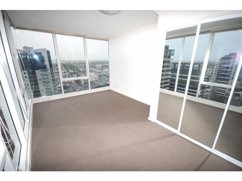 REF 122806/63 Whiteman Street, Southbank VIC 3006