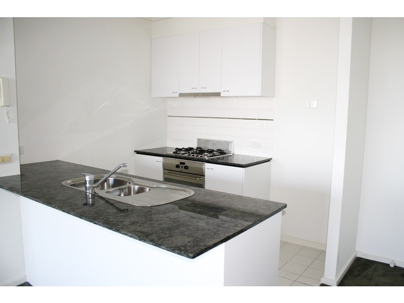 REF 122967/99 Whiteman Street, Southbank VIC 3006