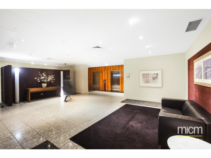 REF 122967/99 Whiteman Street, Southbank VIC 3006