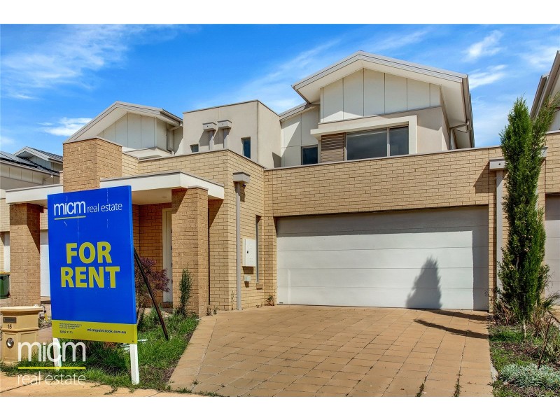 15 Broadbeach Circuit, Point Cook VIC 3030