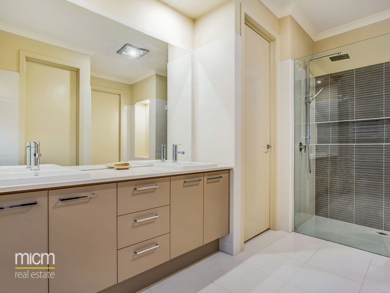 29 Yellowbox Drive, Point Cook VIC 3030