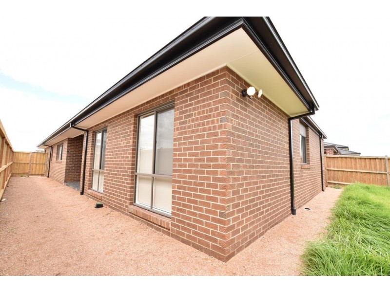 4 Polblue Street, Cranbourne North VIC 3977