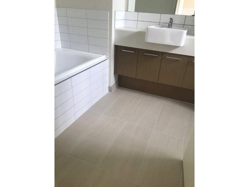 8 Tamworth Grove, Point Cook VIC 3030