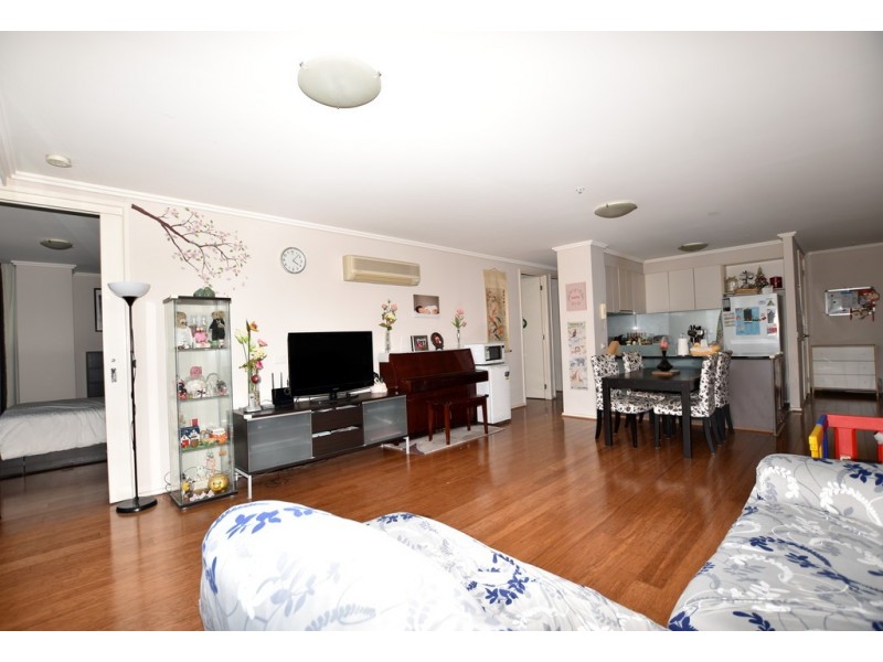 REF 010205/88 Kavanagh Street, Southbank VIC 3006