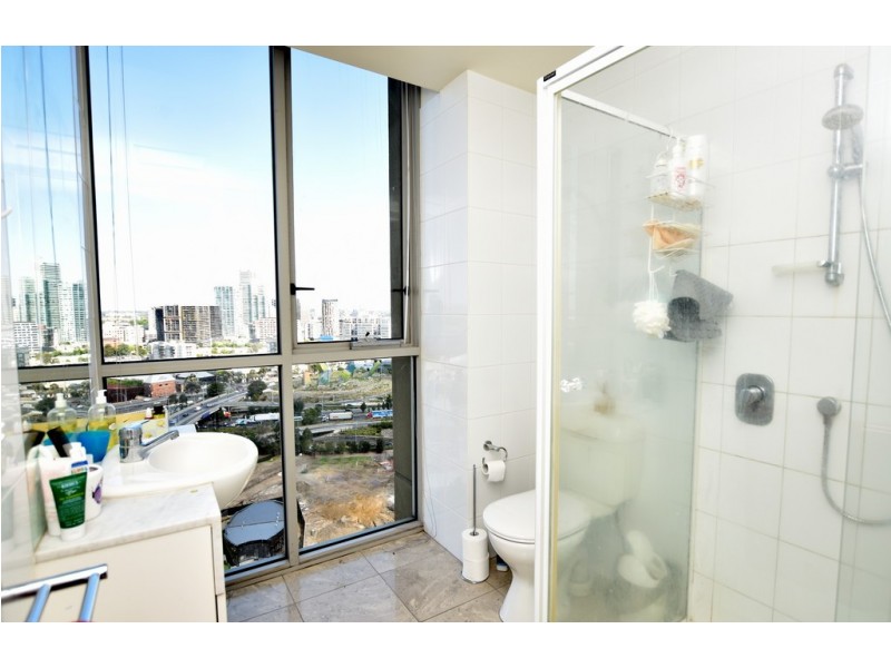 REF 010205/88 Kavanagh Street, Southbank VIC 3006