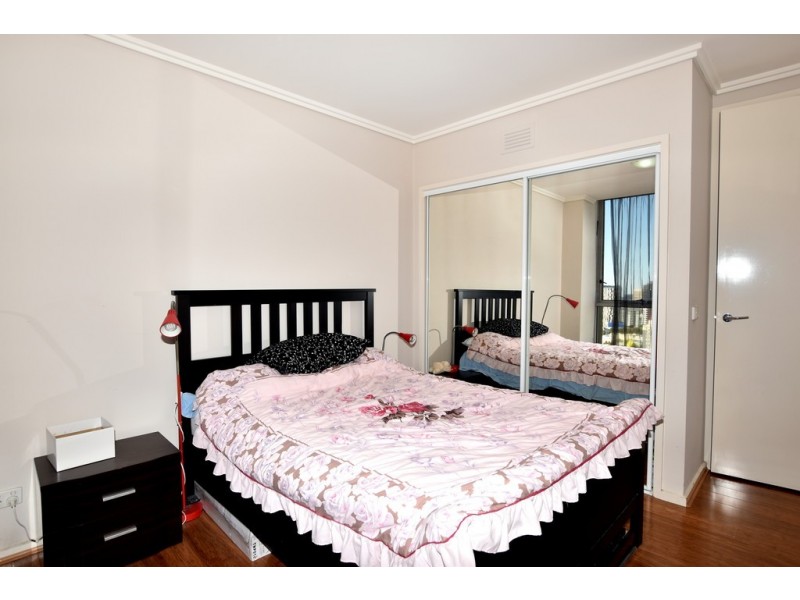 REF 010205/88 Kavanagh Street, Southbank VIC 3006