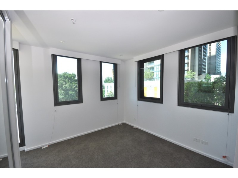 REF 010505/98 Fawkner Street, Southbank VIC 3006
