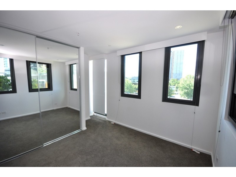 REF 010505/98 Fawkner Street, Southbank VIC 3006