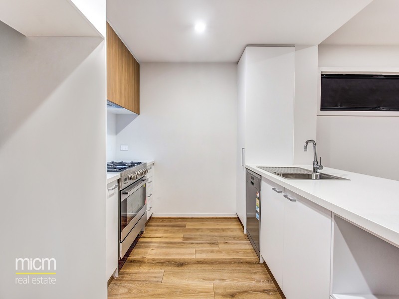 24 Broadside Walk, Point Cook VIC 3030