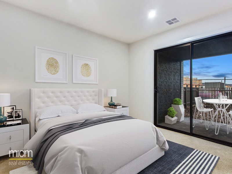 24 Broadside Walk, Point Cook VIC 3030