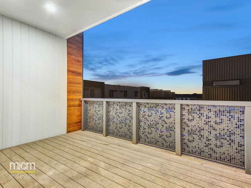 24 Broadside Walk, Point Cook VIC 3030