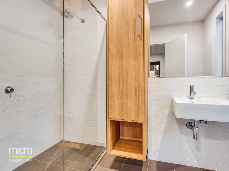 24 Broadside Walk, Point Cook VIC 3030