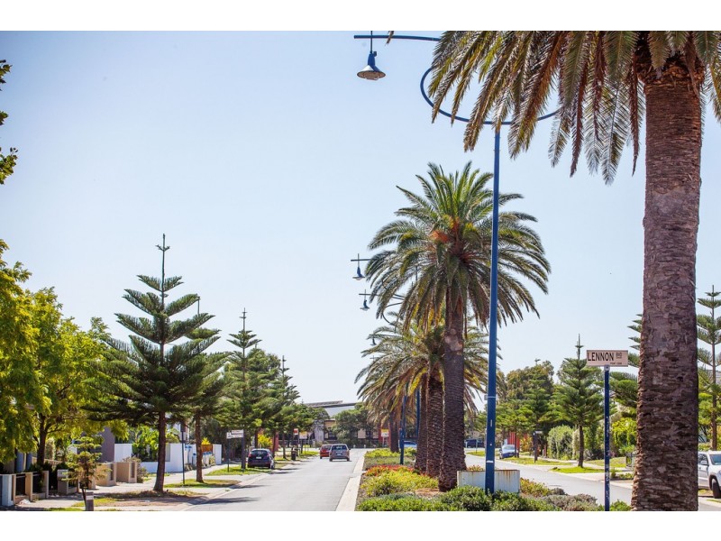 24 Broadside Walk, Point Cook VIC 3030