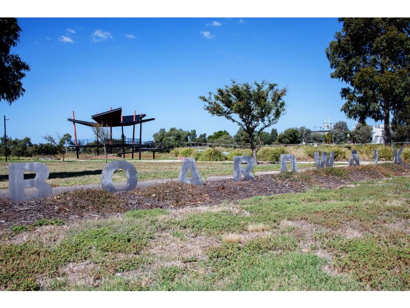 24 Broadside Walk, Point Cook VIC 3030