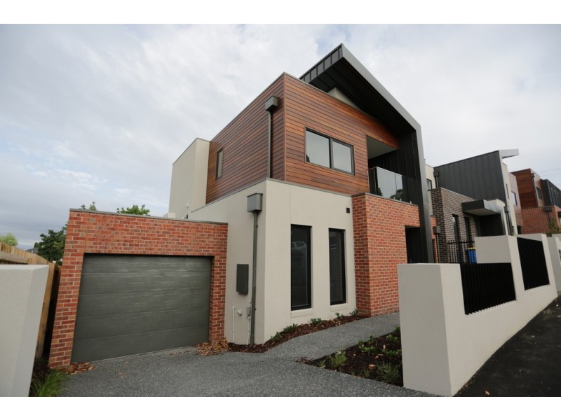2B Staughton Road, Camberwell VIC 3124