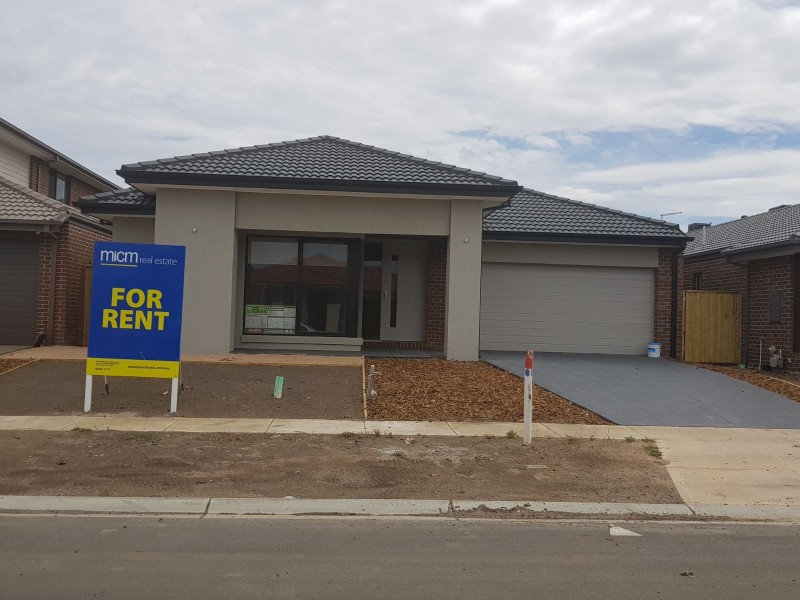 16 Sorrenberg Street, Point Cook VIC 3030
