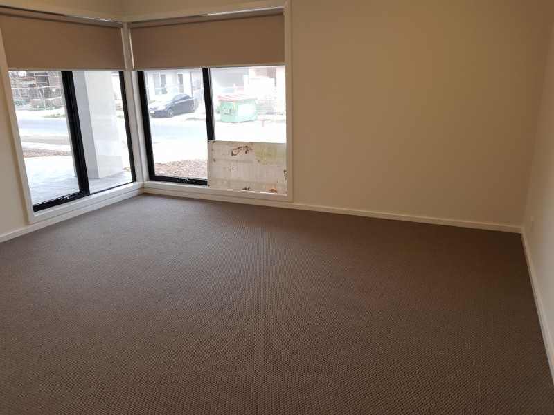 16 Sorrenberg Street, Point Cook VIC 3030