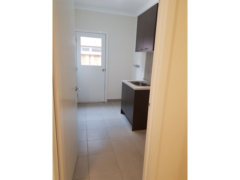 16 Sorrenberg Street, Point Cook VIC 3030