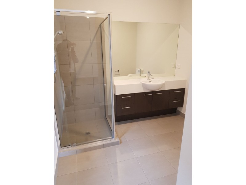 16 Sorrenberg Street, Point Cook VIC 3030