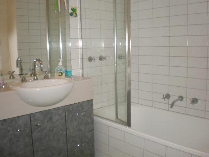 REF 011012/118 Dudley Street, West Melbourne VIC 3003