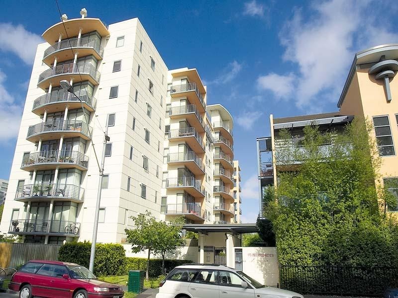 REF 011005/102 Wells Street, Southbank VIC 3006
