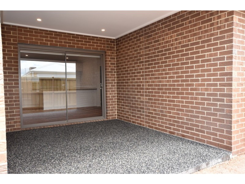 4 Polblue Street, Cranbourne North VIC 3977