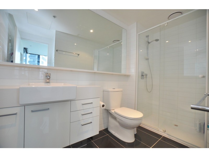 REF 011010/241 City Road, Southbank VIC 3006