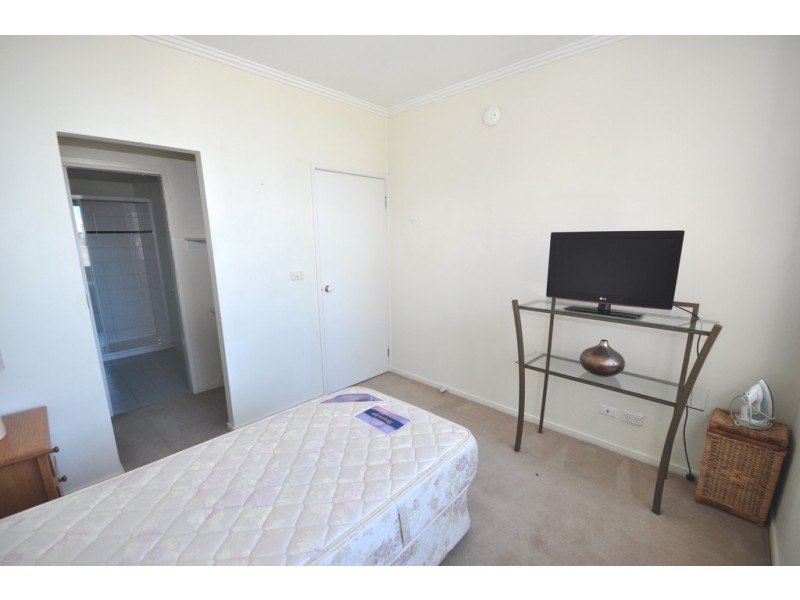 REF 011248/28 Southgate Avenue, Southbank VIC 3006