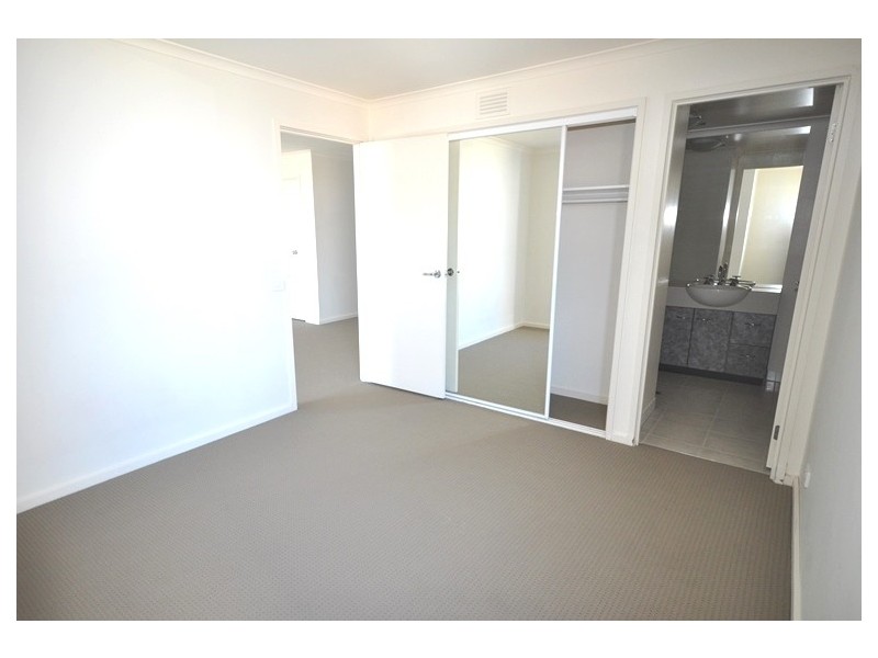 REF 011511/118 Dudley Street, West Melbourne VIC 3003