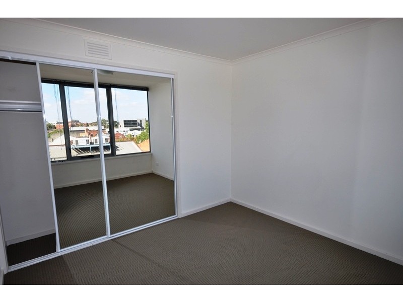 REF 011511/118 Dudley Street, West Melbourne VIC 3003