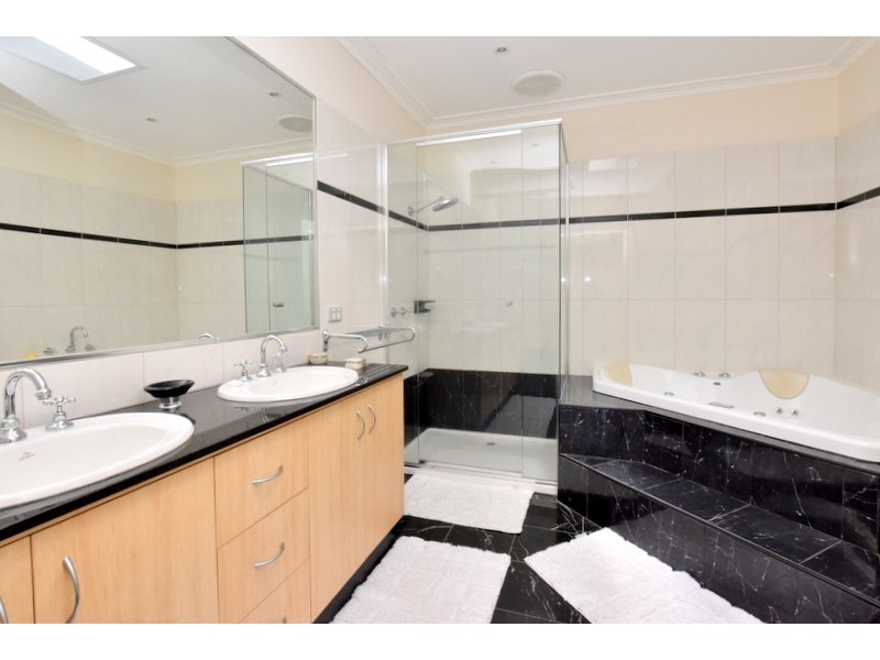 68 Station Road, Seddon VIC 3011