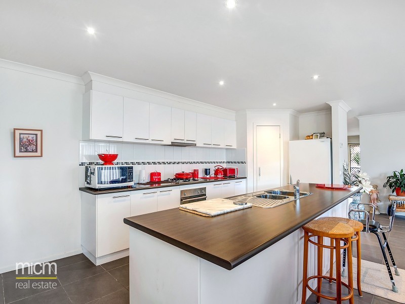 31 Kimba Circuit, Truganina VIC 3029