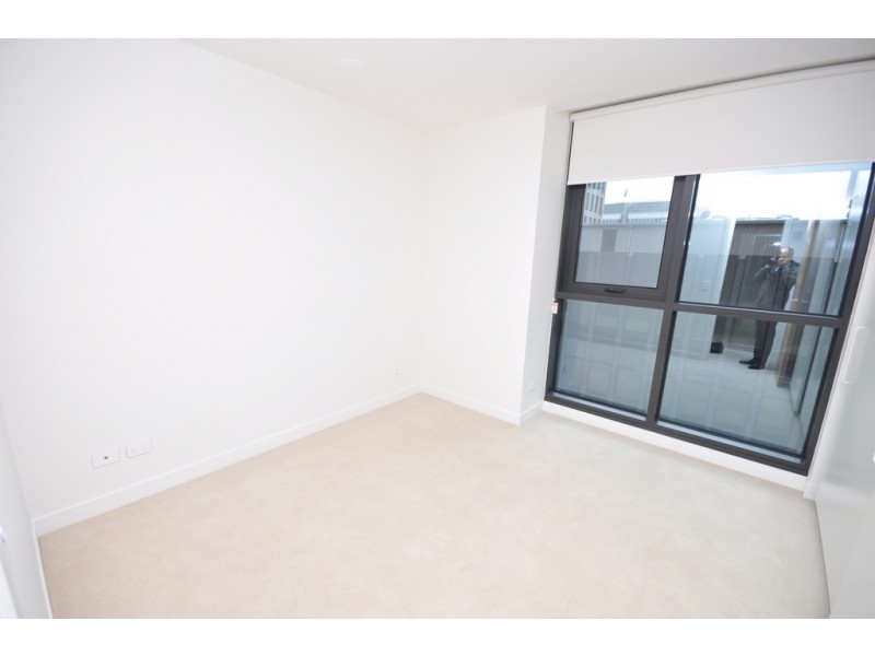 810/12 Queens Road, Melbourne VIC 3004