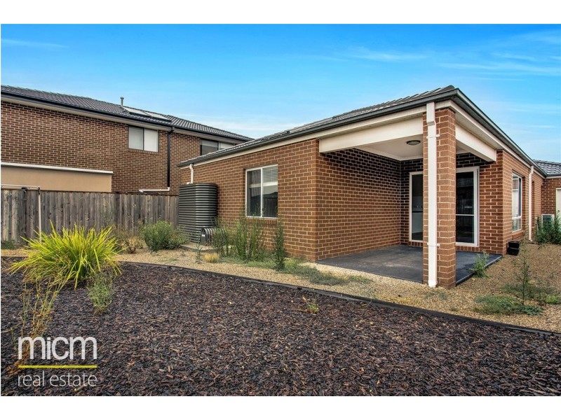 44 Spectacle Crescent, Point Cook VIC 3030