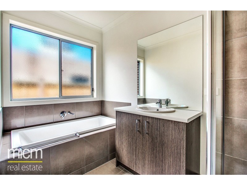 35 Selleck Drive, Point Cook VIC 3030