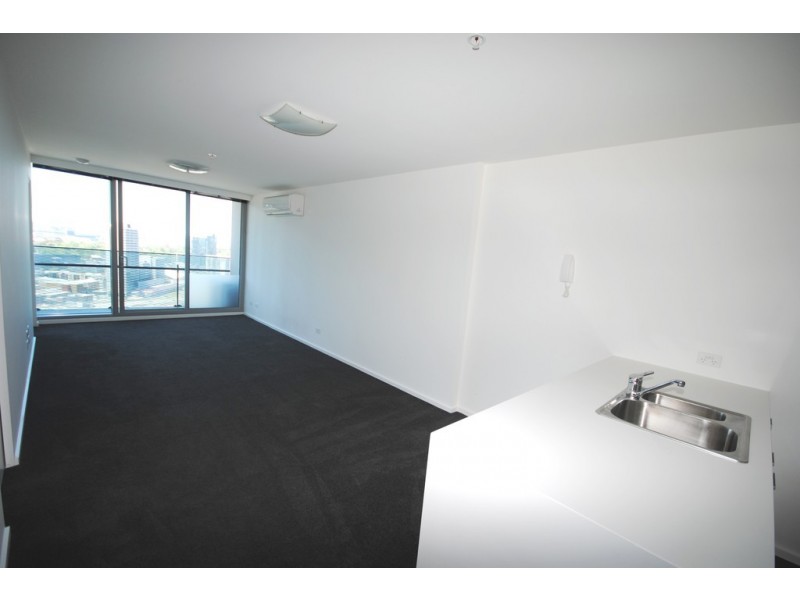 REF 011702/241 City Road, Southbank VIC 3006