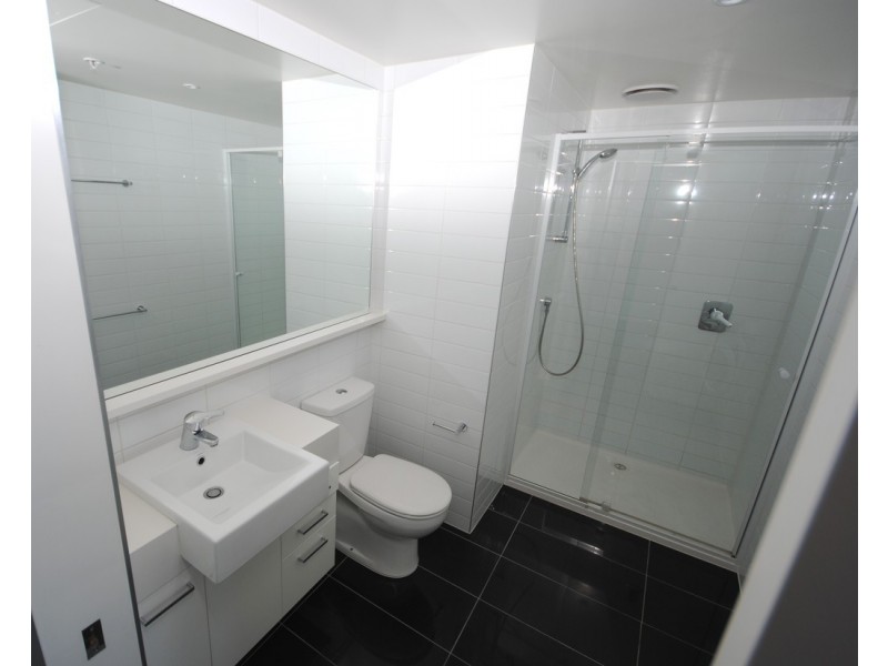 REF 011702/241 City Road, Southbank VIC 3006