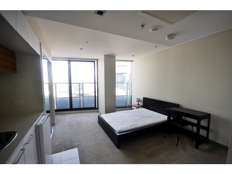 2311B/100 Harbour Esplanade, Docklands VIC 3008