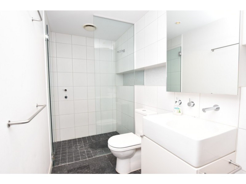 125/55 Victoria Harbour Promenade, Docklands VIC 3008