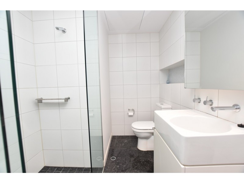 125/55 Victoria Harbour Promenade, Docklands VIC 3008